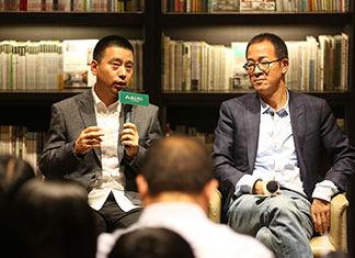 新东方董事长俞敏洪对话艺术家解勇
